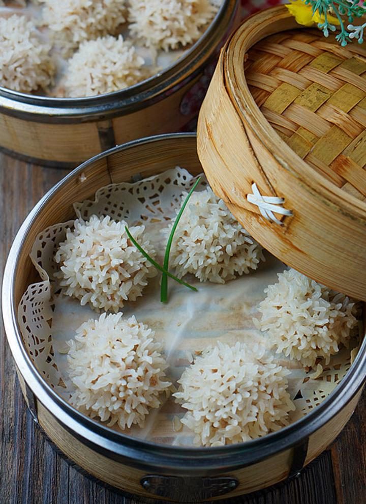 Thịt viên hấp với gạo nếp: món ăn hấp dẫn cả thị giác lẫn vị giác
